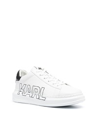 weiße und schwarze bedruckte Leder niedrige Sneakers von Karl Lagerfeld