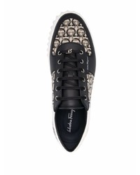 weiße und schwarze bedruckte Leder niedrige Sneakers von Salvatore Ferragamo