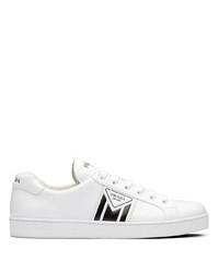 weiße und schwarze bedruckte Leder niedrige Sneakers von Prada