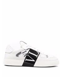 weiße und schwarze bedruckte Leder niedrige Sneakers von Valentino Garavani