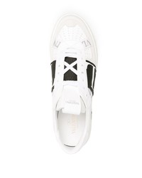 weiße und schwarze bedruckte Leder niedrige Sneakers von Valentino Garavani