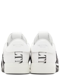 weiße und schwarze bedruckte Leder niedrige Sneakers von Valentino Garavani