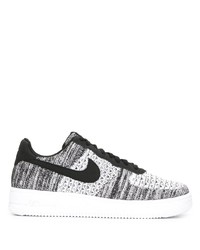 weiße und schwarze bedruckte Segeltuch niedrige Sneakers von Nike