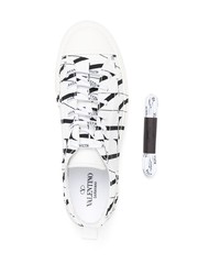 weiße und schwarze bedruckte Segeltuch niedrige Sneakers von Valentino Garavani