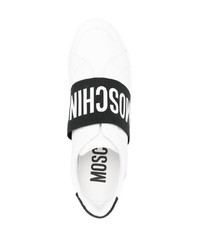 weiße und schwarze bedruckte Slip-On Sneakers aus Leder von Moschino