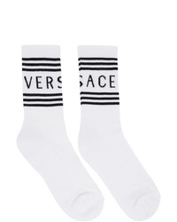 weiße und schwarze bedruckte Socken von Versace