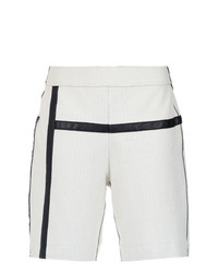 weiße und schwarze Bermuda-Shorts von Mara Mac