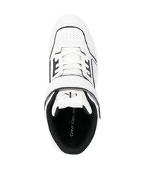 weiße und schwarze hohe Sneakers aus Leder von Calvin Klein