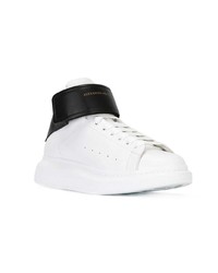 weiße und schwarze hohe Sneakers aus Leder von Alexander McQueen