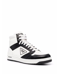 weiße und schwarze hohe Sneakers aus Leder von Prada