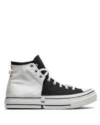 weiße und schwarze hohe Sneakers aus Segeltuch von Converse