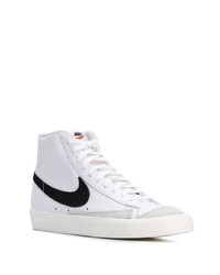 weiße und schwarze hohe Sneakers von Nike