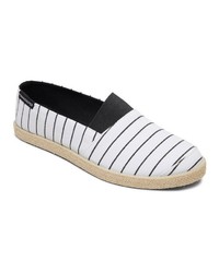 weiße und schwarze horizontal gestreifte Slip-On Sneakers aus Segeltuch von Quiksilver