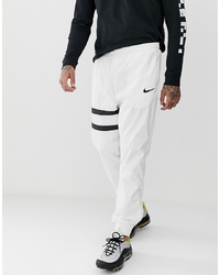 weiße und schwarze Jogginghose von Nike