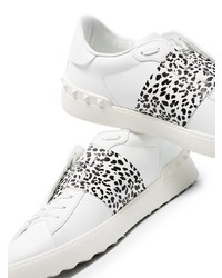 weiße und schwarze Leder niedrige Sneakers mit Leopardenmuster von Valentino Garavani