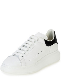 weiße und schwarze Leder niedrige Sneakers