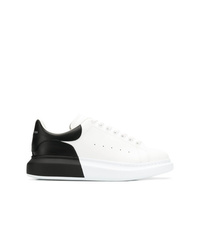 weiße und schwarze Leder niedrige Sneakers von Alexander McQueen