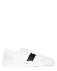 weiße und schwarze Leder niedrige Sneakers von Axel Arigato