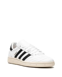 weiße und schwarze Leder niedrige Sneakers von adidas