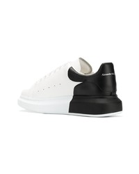 weiße und schwarze Leder niedrige Sneakers von Alexander McQueen