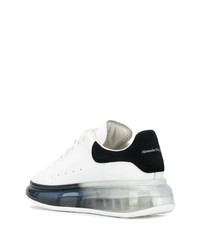 weiße und schwarze Leder niedrige Sneakers von Alexander McQueen