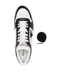 weiße und schwarze Leder niedrige Sneakers von Prada