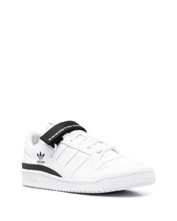 weiße und schwarze Leder niedrige Sneakers von adidas