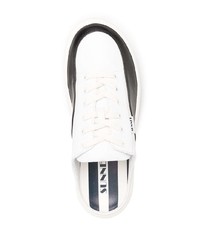 weiße und schwarze Leder niedrige Sneakers von Sunnei