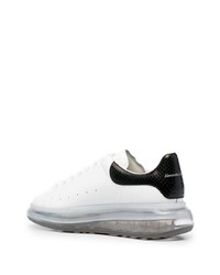 weiße und schwarze Leder niedrige Sneakers von Alexander McQueen