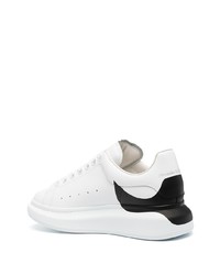 weiße und schwarze Leder niedrige Sneakers von Alexander McQueen