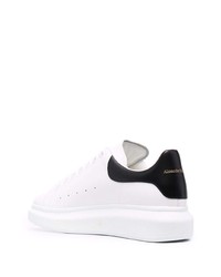 weiße und schwarze Leder niedrige Sneakers von Alexander McQueen