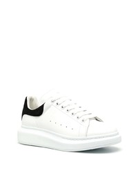 weiße und schwarze Leder niedrige Sneakers von Alexander McQueen