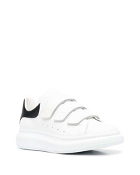 weiße und schwarze Leder niedrige Sneakers von Alexander McQueen