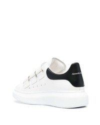 weiße und schwarze Leder niedrige Sneakers von Alexander McQueen