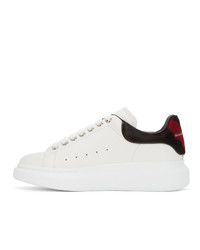 weiße und schwarze Leder niedrige Sneakers von Alexander McQueen