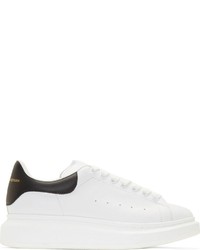 weiße und schwarze niedrige Sneakers von Alexander McQueen