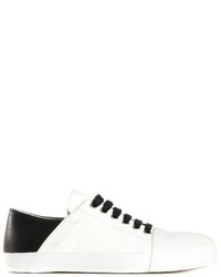 weiße und schwarze niedrige Sneakers von Ann Demeulemeester