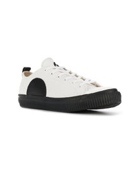 weiße und schwarze niedrige Sneakers von McQ Alexander McQueen