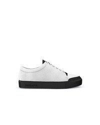 weiße und schwarze niedrige Sneakers von Swear