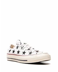weiße und schwarze Segeltuch niedrige Sneakers mit Sternenmuster von Converse