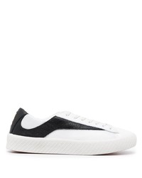 weiße und schwarze Segeltuch niedrige Sneakers von BY FA