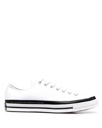 weiße und schwarze Segeltuch niedrige Sneakers von Converse
