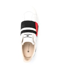 weiße und schwarze Slip-On Sneakers aus Leder von MOA - Master of Arts