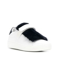 weiße und schwarze Slip-On Sneakers aus Leder von Moncler