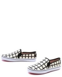 weiße und schwarze Slip-On Sneakers mit Karomuster von Kate Spade