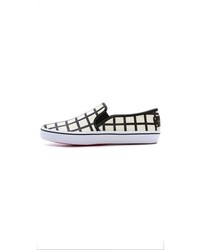 weiße und schwarze Slip-On Sneakers mit Karomuster von Kate Spade