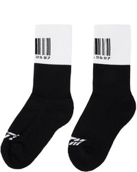 weiße und schwarze Socken von VTMNTS