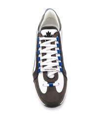 weiße und schwarze Sportschuhe von DSQUARED2