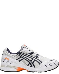 weiße und schwarze Sportschuhe von ASICS SportStyle