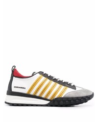 weiße und schwarze Sportschuhe von DSQUARED2